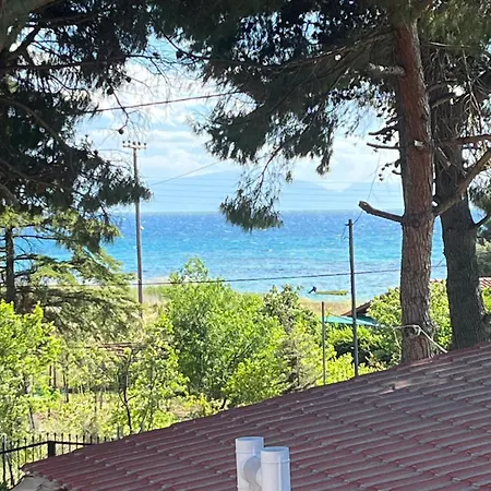 κ & μ House By The Sea Néa Iráklia