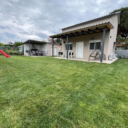 κ & μ House By The Sea Неа-Ираклия